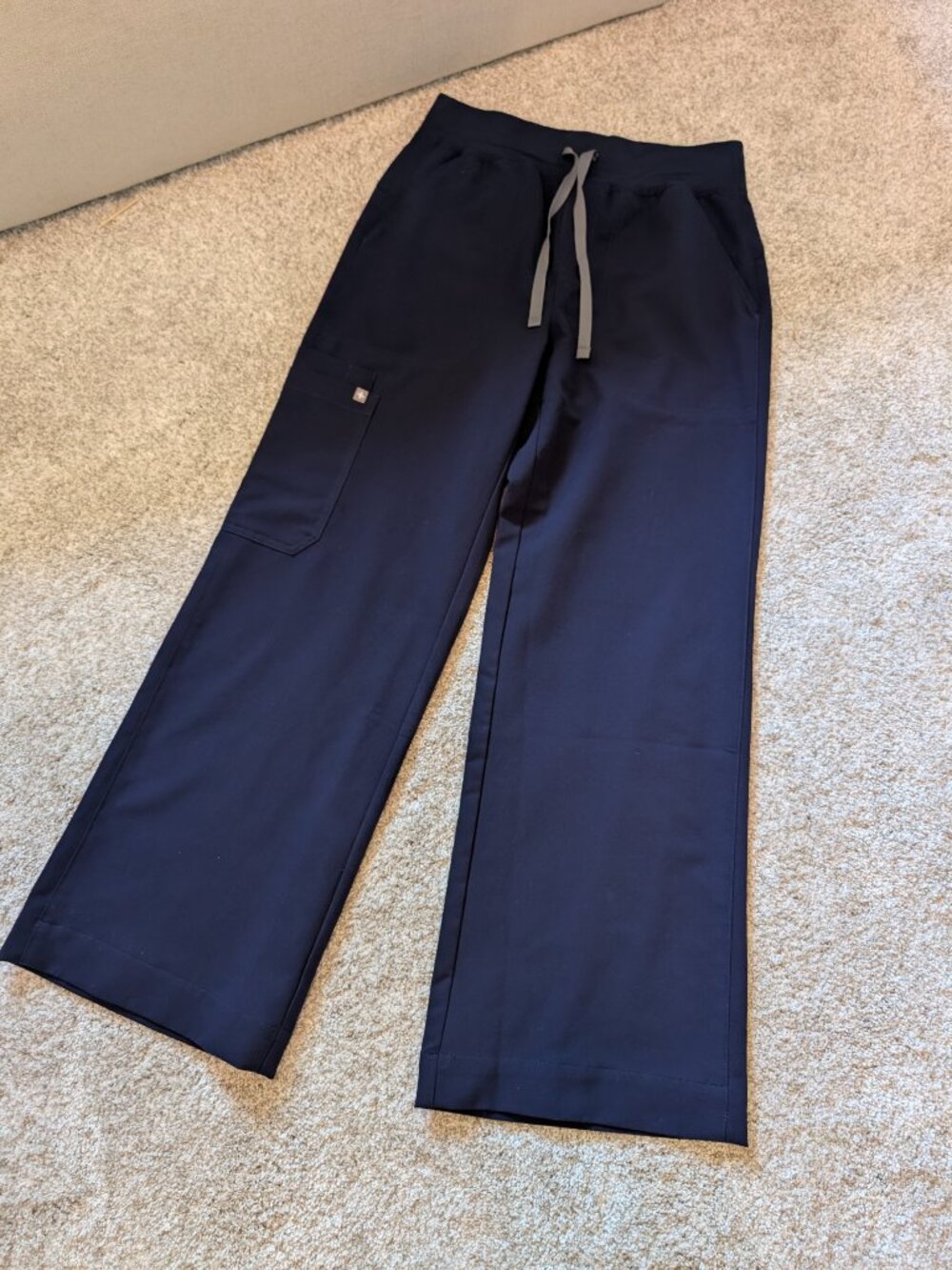 Figs Wide Leg Scrub Set - Picture 2 of 6